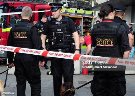 London Metropolitan Police Department Photos and Premium High Res ...