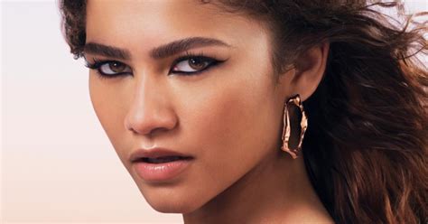 Zendaya Enchants in Lancôme Idôle LEau de Toilette Ad