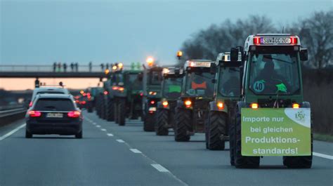 Germania Al Via Protesta Degli Agricoltori Autostrade Bloccate In