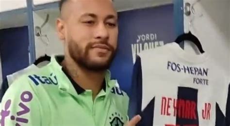 Neymar Posó Con La Camiseta De Alianza Lima Previo Al Perú Vs Brasil