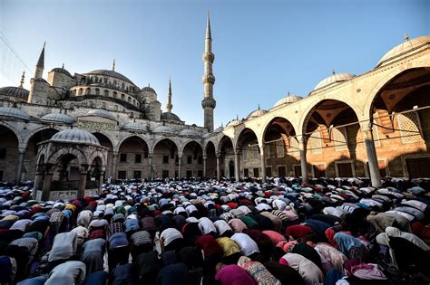 Le monde musulman célèbre la fête de l Aïd El Fitr