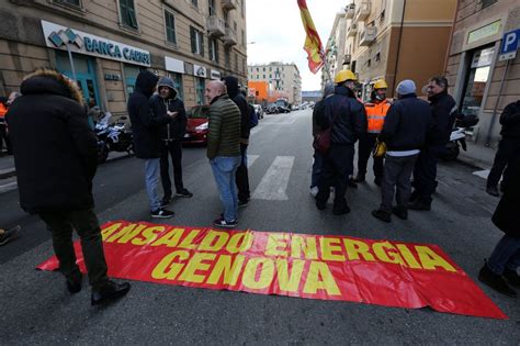 Genova Operai Di Ansaldo E Arselor In Corteo La Repubblica