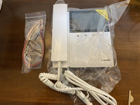 Монитор видеодомофона Commax CDV-43K2 белый — купить в интернет ...