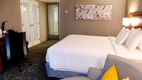 Waterbury Marriott Rooms & Suites | Courtyard by Marriott Hotel Downtown