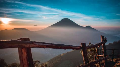 Sikunir Hill: A Breathtaking Sunrise Experience in Central Java