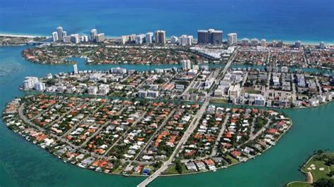 En medio de la Bahía de Biscayne esta ciudad tiene condos con vista al