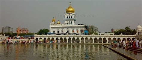 Bangla Sahib Gurudwara Temple, Bangla Sahib Gurudwara Temple Delhi ...