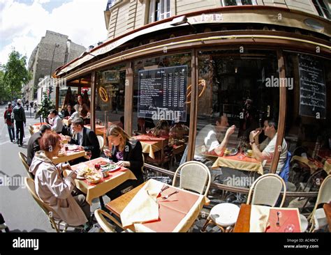 Street scene, Paris Stock Photo - Alamy