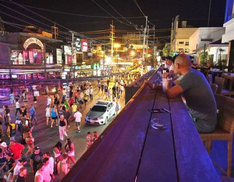 Sp Nnande Nattliv I Phuket Bangla Road Och Muay Thai Boxning