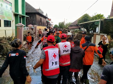 Pmi Mulai Kirimkan Barang Bantuan Untuk Korban Banjir Bandang Sumbar