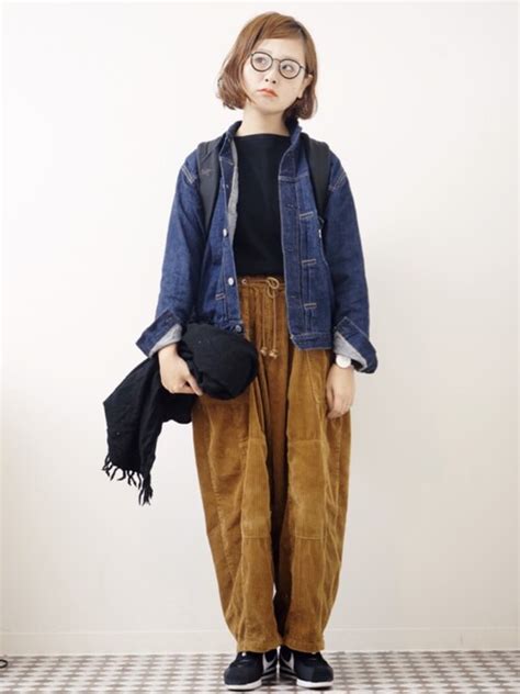 バックパックリュックを使った「キャメル」のレディース人気ファッションコーディネート Wear