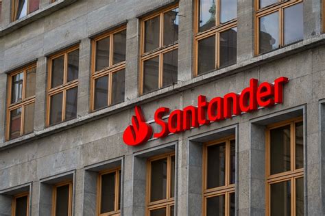 Santander Brasil SANB11 Tem Lucro De R 2 72 Bi No 3T23 Investidor10