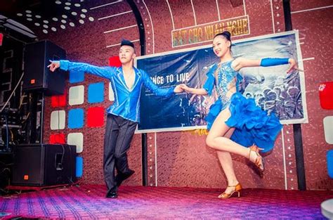 Vẻ cuốn hút của hot girl dancesport tuổi