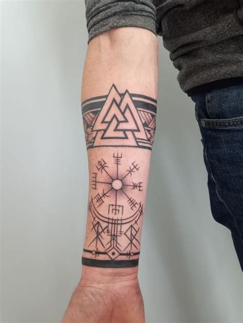 Kalendarz Runy Scandinavian Tattoo Viking Tattoos For Men Viking