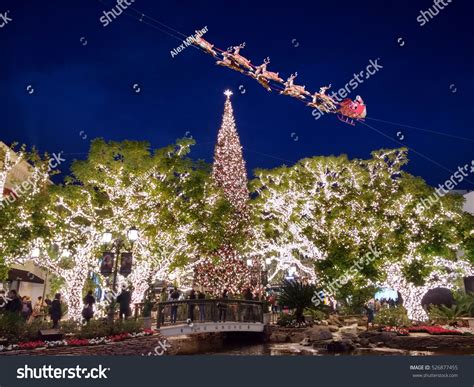 9,144 Christmas In Los Angeles Images, Stock Photos & Vectors ...