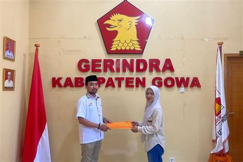 Rian Hidayat Serahkan Berkas Pendaftaran Bacaleg Gerindra Gowa