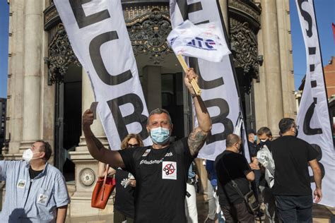 Fotogaler A Los Sindicatos Protestan En Val Ncia Por El Ere De