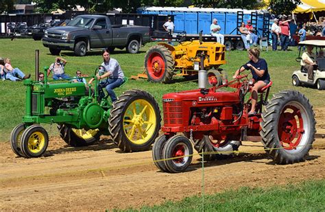 Ladies Team Tractor Pulling At The 2014 Fall Nittany Antiq Flickr