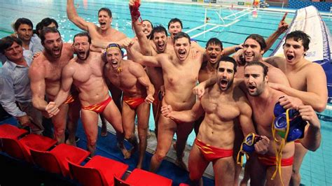 Los machos españoles de selección de Waterpolo doblegan a Canadá e irán