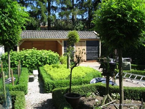 Nostalgisch Eikenhouten Tuinhuis Met Overkapping Geplaatst In Wijhe