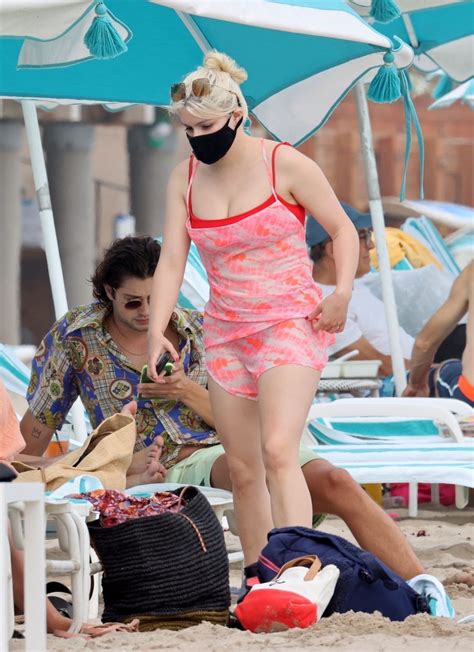 Ariel Winter Pretty Girl Or Milf In A Midlife Crisis Photos The Fappening