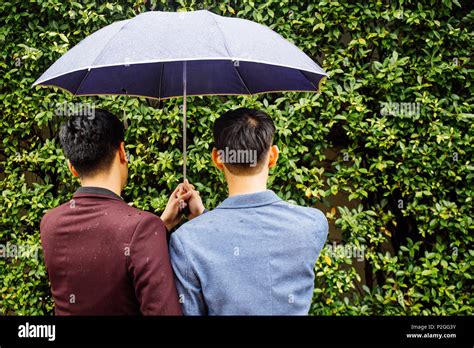 Two Gay Men Gay Pride Stockfotos Two Gay Men Gay Pride Bilder Seite Alamy