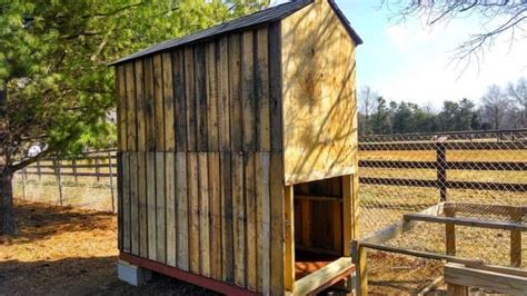 10 Free Pallet Chicken Coop Plans You Can Build In A Weekend The Poultry Guide