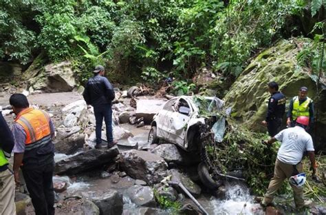 Maestra Muere Al Caer Su Auto En Barranco De M S De Metros En