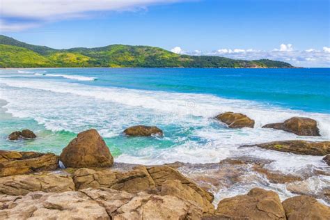 Praia Lopes Mendes Beach En La Isla Tropical Ilha Grande Brail Foto De