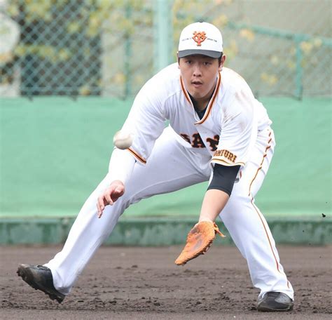 【巨人】侍選出の岡本和真 3年ぶり一塁守備「景色が180度違う」 東スポweb