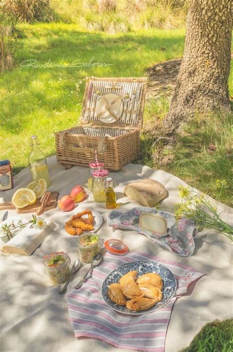 Pin by Melva Hunter on Dining al fresco | Picnic, Summer picnic, Picnic ...