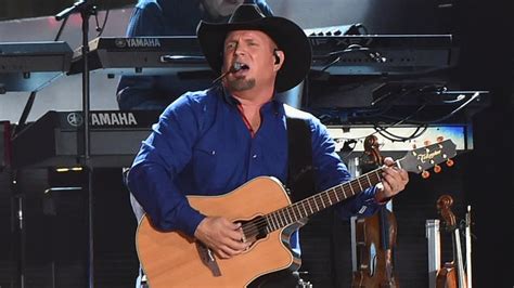 Garth Brooks Artist Profile Rolling Stone