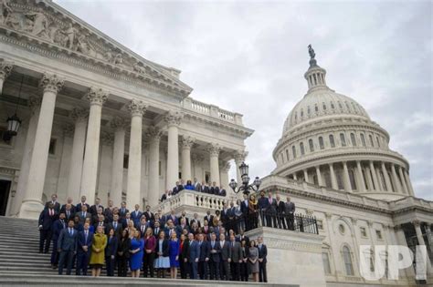 Photo 118th Congressional Members Elect Take Class Photo On House