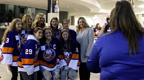 Islanders Girls Elite Hockey team celebrates 50th Anniversary of Title IX - Newsday