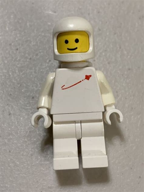 Vintage LEGO White Spaceman Minifigure Classic In Good Condition JNT2