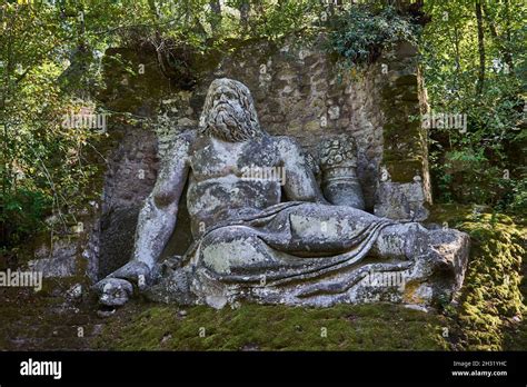 Neptun Steinstatue Im Sacro Bosco Parco Dei Mostri Park Der