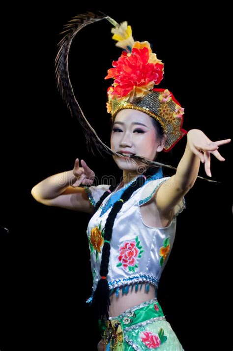 China, Beijing Opera Dance Performances Editorial Image - Image of nfrom, performance: 64373200