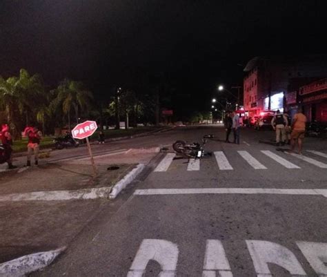 Motociclista morre ao bater em placa de sinalização em Ipatinga