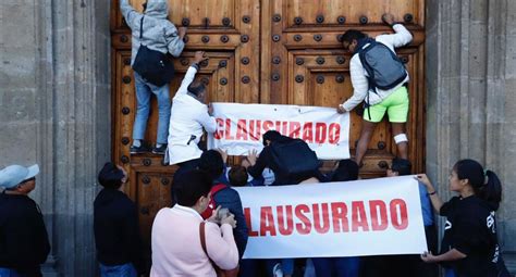 Pacientes Con C Ncer Y Vih Clausuran Entrada De Palacio Nacional