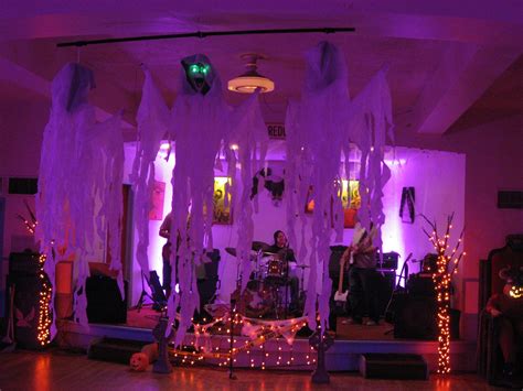 10 Cute Adult Halloween Party Decoration Ideas 2024