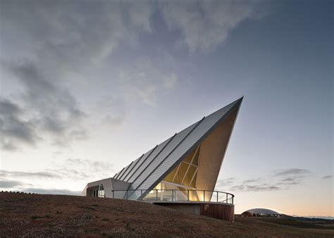 Pavilion By Zulaikha Greer Architects In Landscaped Australian Park