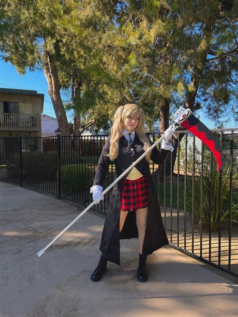 Maka Albarn from Soul Eater cosplay with homemade scythe | Kawaii ...