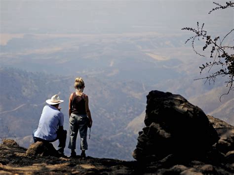 Crews Gain Slowly On Calif Wildfires Cbs News