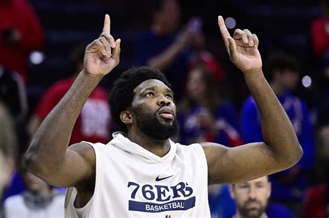 Nba Embiid Dethrones Jokic And Is Crowned Mvp Of The Season To Equal