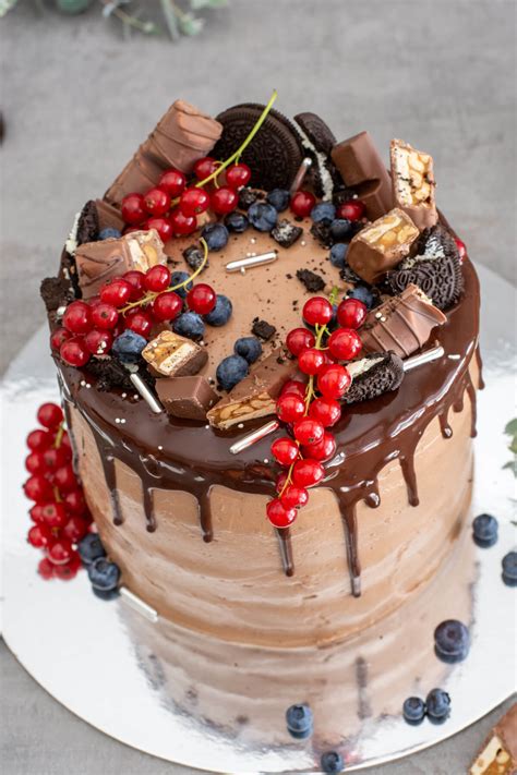 Saftige Schoko Drip Cake mit Nutella Creme und Fruchtfülle Baking