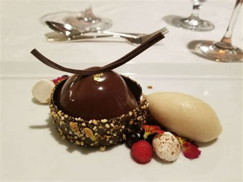 11 Best Restaurants in Cincinnati for Food-Lovers