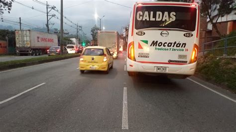 Fotos Se Le Mont Bus Casi Atropella A Ciclista Por La Autopista A