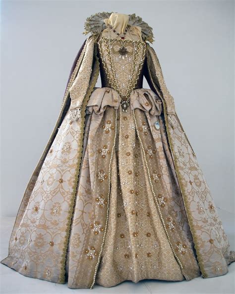 Elizabeth I costume | Elizabethan fashion, Renaissance fashion, Historical dresses