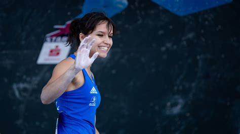 Jo Ces Bleus Qui Peuvent Surprendre Oriane Bertone Escalade