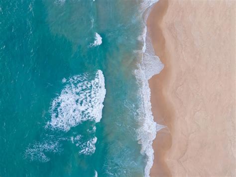 Vista A Rea Onda De Agua De Mar De Arriba Hacia Abajo En La Playa De